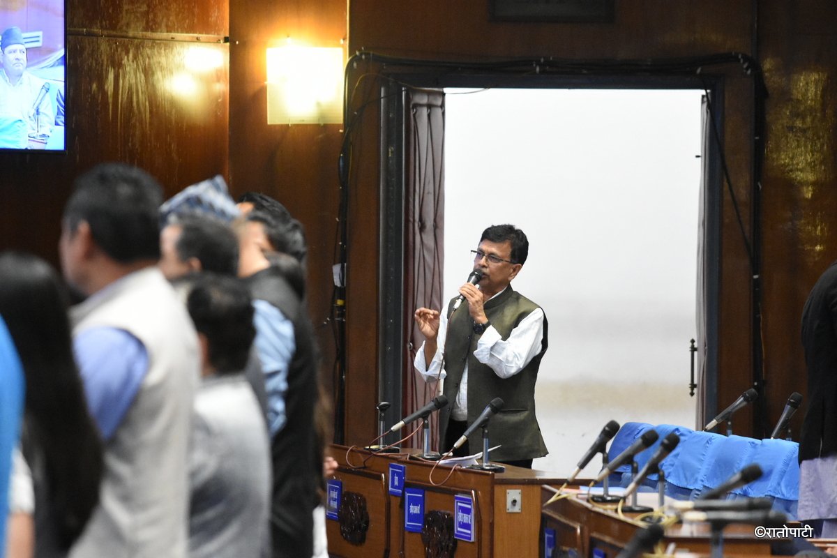 parliament meeting (6)
