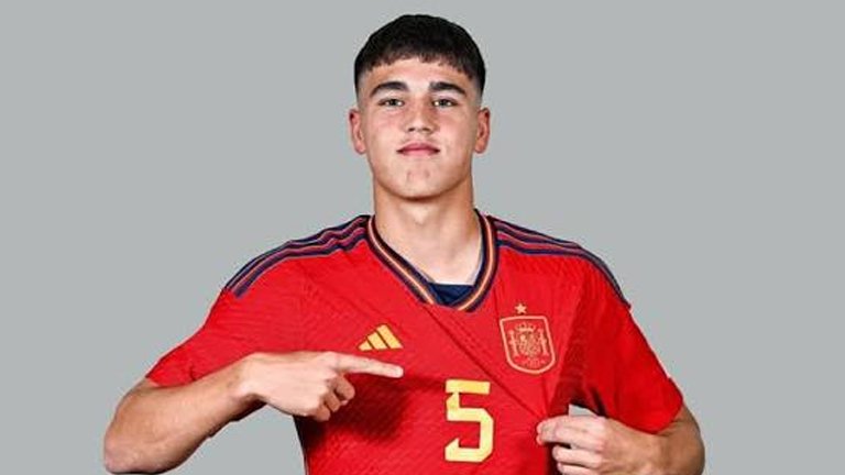 Pau Cubarsí Wins World Cup 2026 Young Player Award