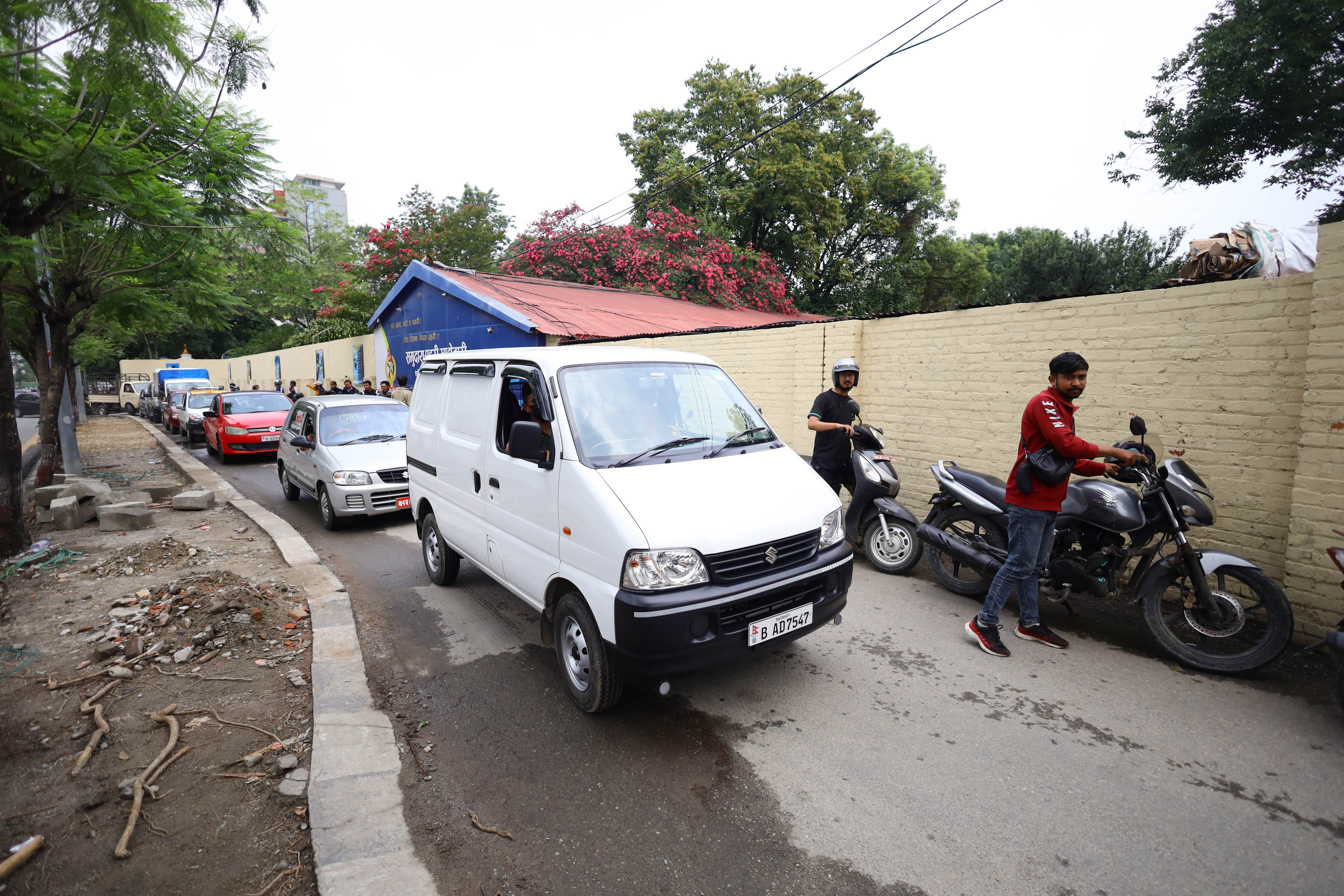 petrol-pump-police (2)