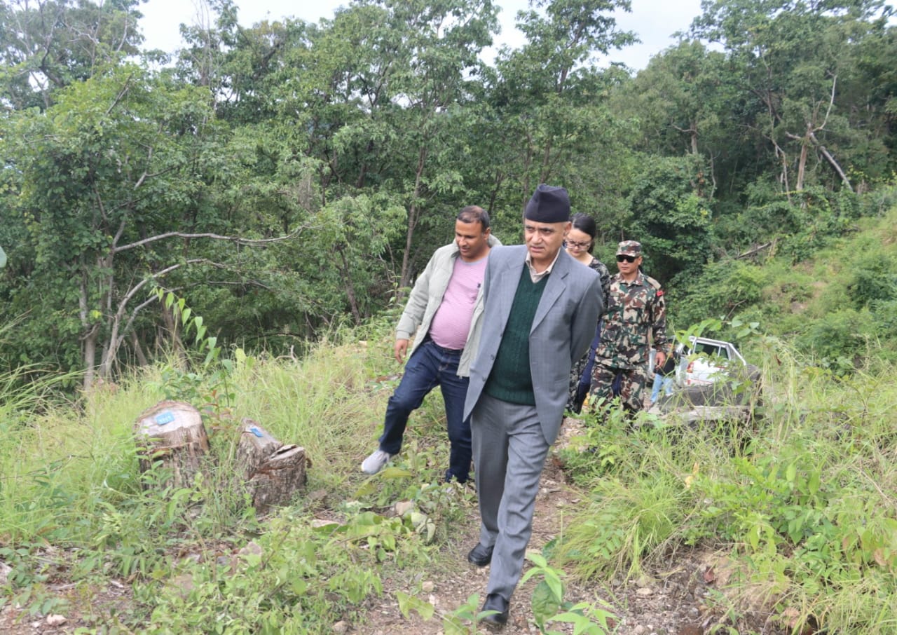   कोहलपुर—सुर्खेत १३२ केभीः असोजमा सक्ने प्रतिबद्धता अनुसार काम नभएपछि मुख्यमन्त्रीद्वारा स्थलगत अनुगमन