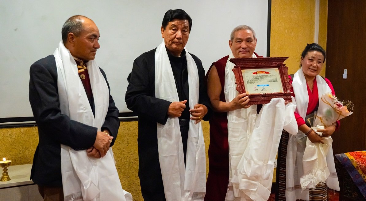 डा.कर्मा वाङ्छु शेर्पालाई सम्मान