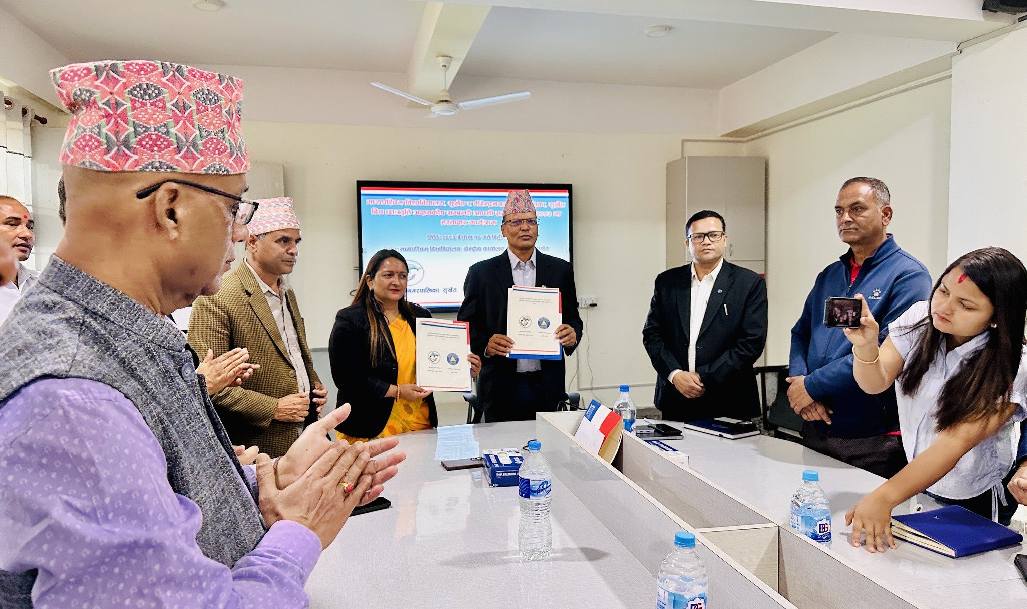 मध्यपश्चिम विश्वविद्यालय र वीरेन्द्रनगर नगरपालिकाबिच २ करोडभन्दा बढीको अक्षयकोष स्थापना