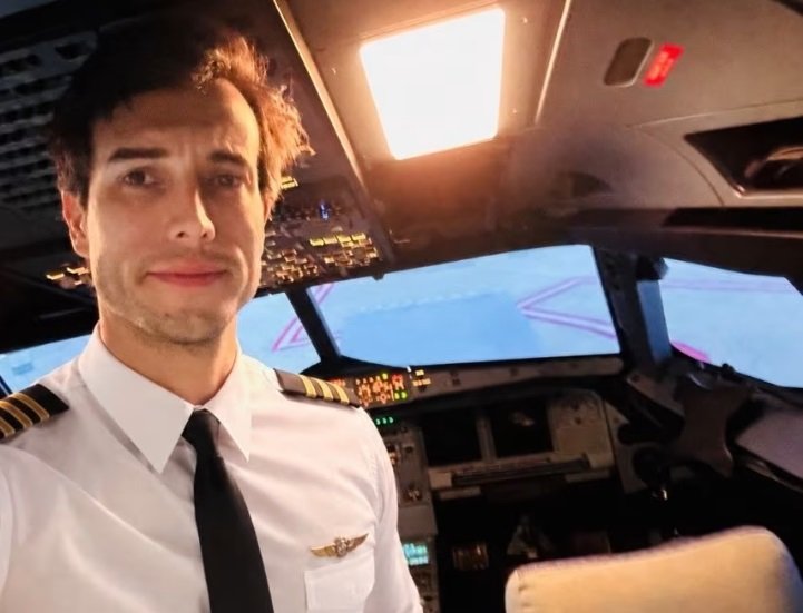 Instructor Pilot Jumps to Death from Plane, Student Lands Aircraft Safely