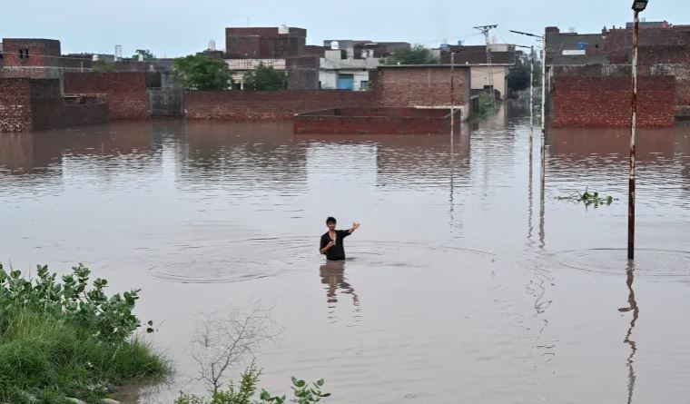 Pakistan Monsoon Rains and Floods Cause 107 Deaths, 344 Injured