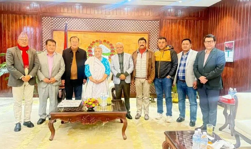   कांग्रेसका विशेष महाधिवेशन पक्षधर नेताले भेटे प्रधानमन्त्री कार्कीलाई