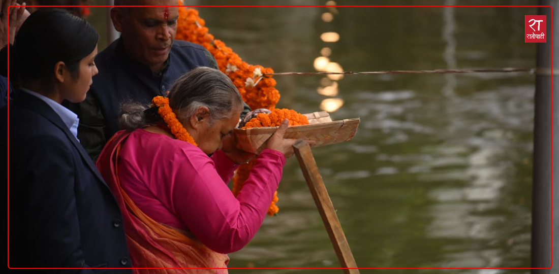   प्रधानमन्त्री कार्कीद्वारा कमलपोखरीमा छठ पूजा, तस्बिरहरू