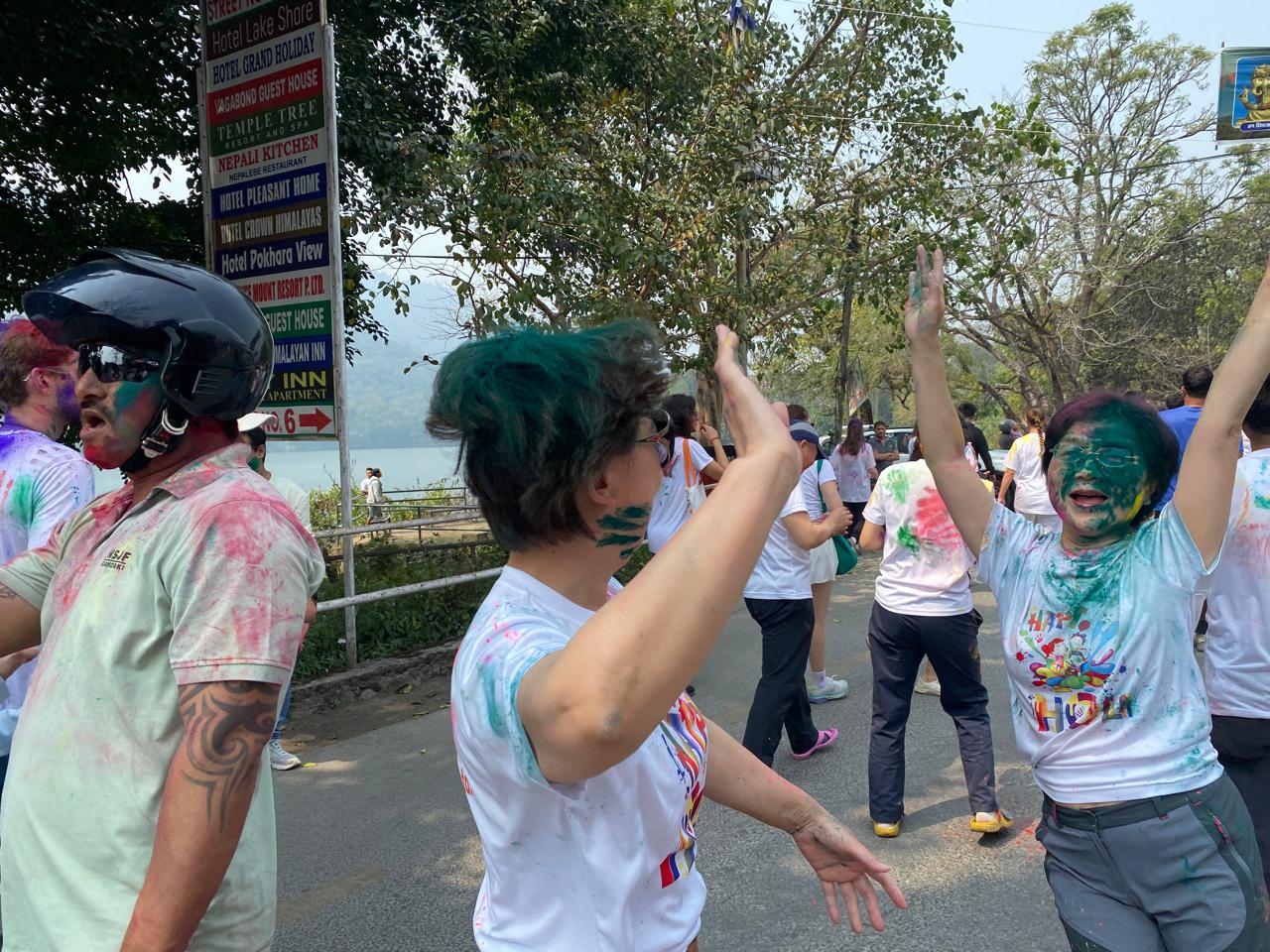 pokhara-holi-tourist (3)