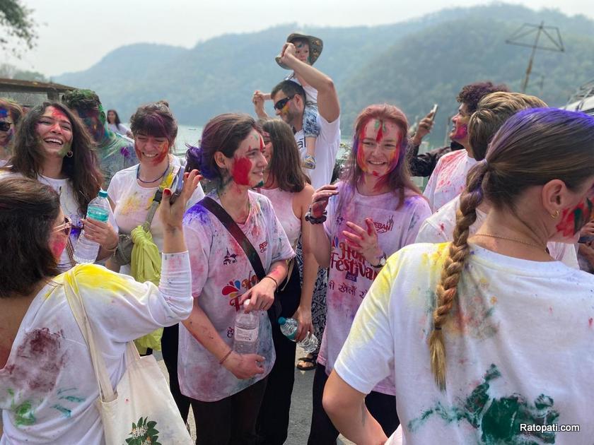 pokhara-holi-tourist (45)