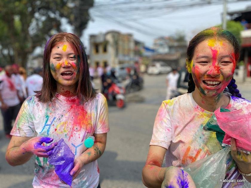 pokhara-holi-tourist (48)