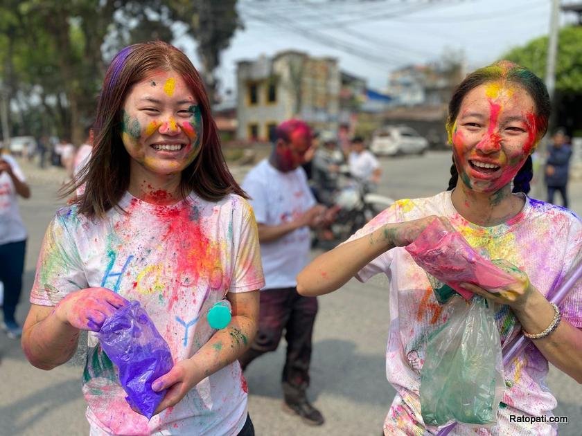 pokhara-holi-tourist (50)