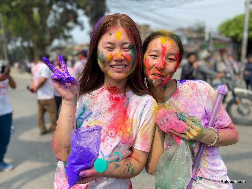 pokhara-holi-tourist (51)