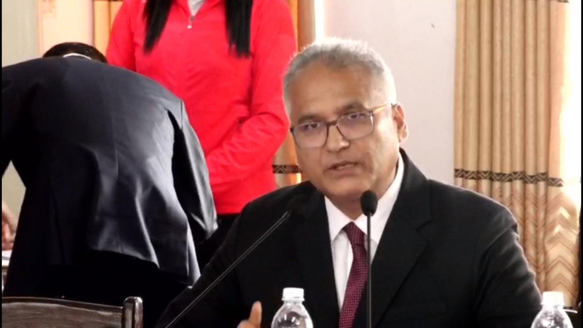   संसदीय सुनुवाइमा घेरिए पोखरेल : राजनीतिक विगत र व्यापारिक सम्बन्धमाथि प्रश्नैप्रश्न