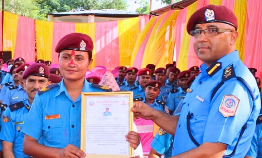  सर्लाहीकी प्रहरी हवल्दार बिनिता थापा असोज महिनाको ‘उत्कृष्ट प्रहरी’