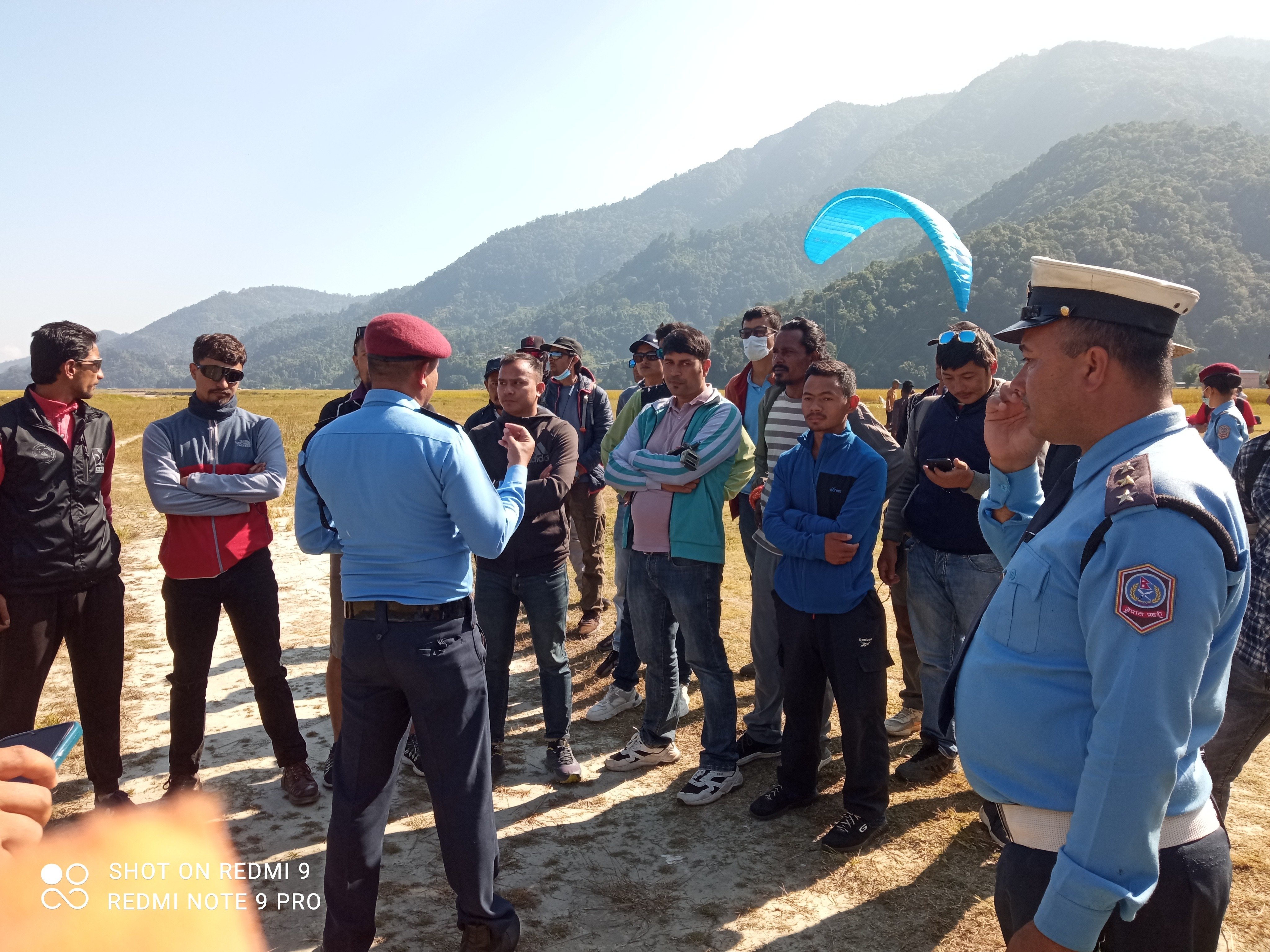 पोखराका प्याराग्लाइडिङ पाइलटको मापसे चेक