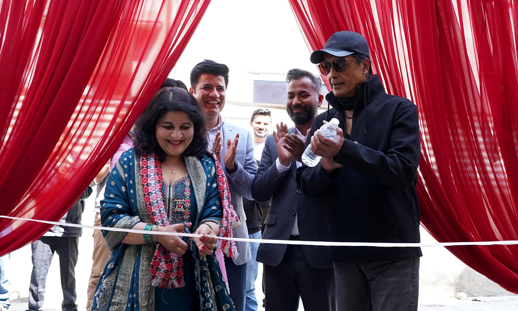   ईसेवा मनि ट्रान्सफरको मेरो डिजिटल देश अभियान अन्तर्गत अन्जुलालाई घर हस्तान्तरण