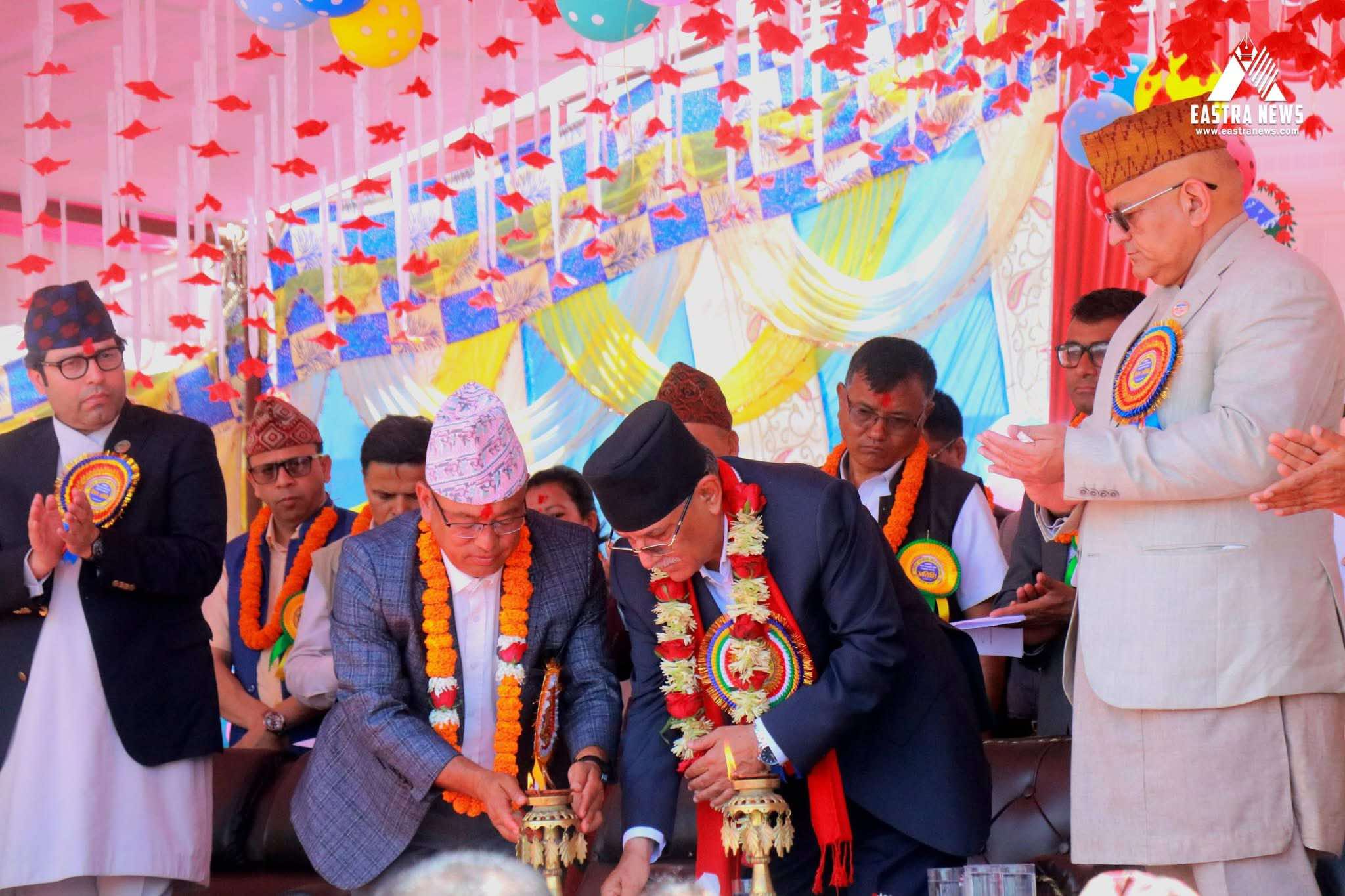 प्रचण्डद्वारा सहिद लखन गाउँपालिकाको नयाँ प्रशासकीय भवन उद्घाटन