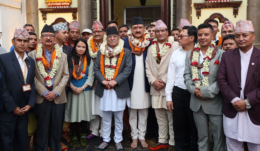   प्रधानमन्त्री प्रचण्डद्वारा पशुपतिनाथ मन्दिर दर्शन