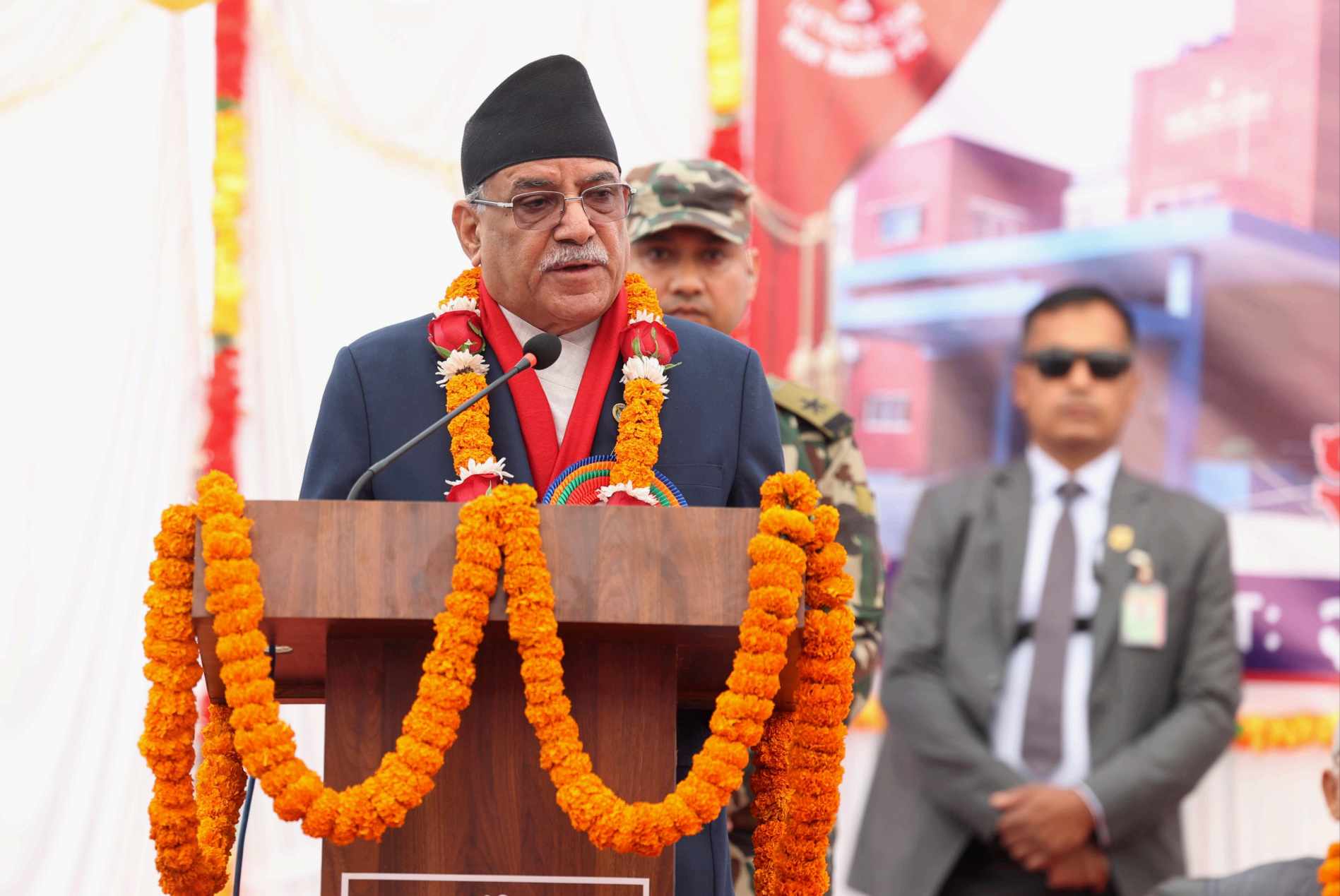  स्वास्थ्य सम्बन्धी हकलाई व्यवहारमा कार्यान्वयन गर्न सरकार क्रियाशील छ : प्रचण्ड