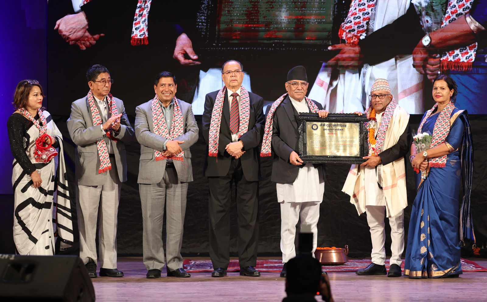   जनगायक टुहुरेकै गीत गाउँदै राजनीतिक यात्रा सुरु गरेको हुँ : प्रधानमन्त्री प्रचण्ड