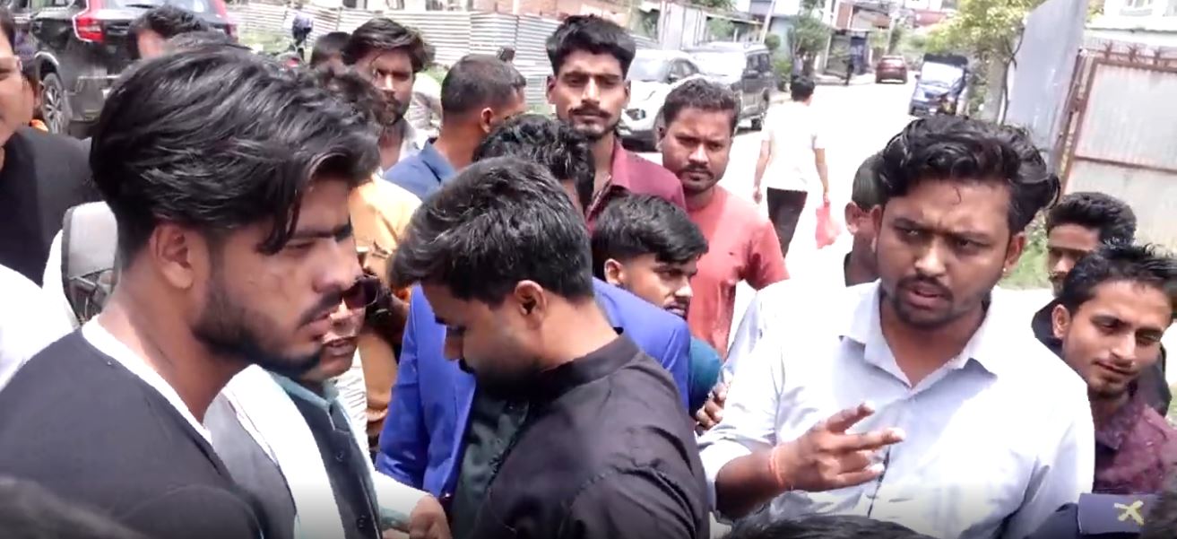 रास्वपा केन्द्रीय कार्यालयमा प्रदर्शन