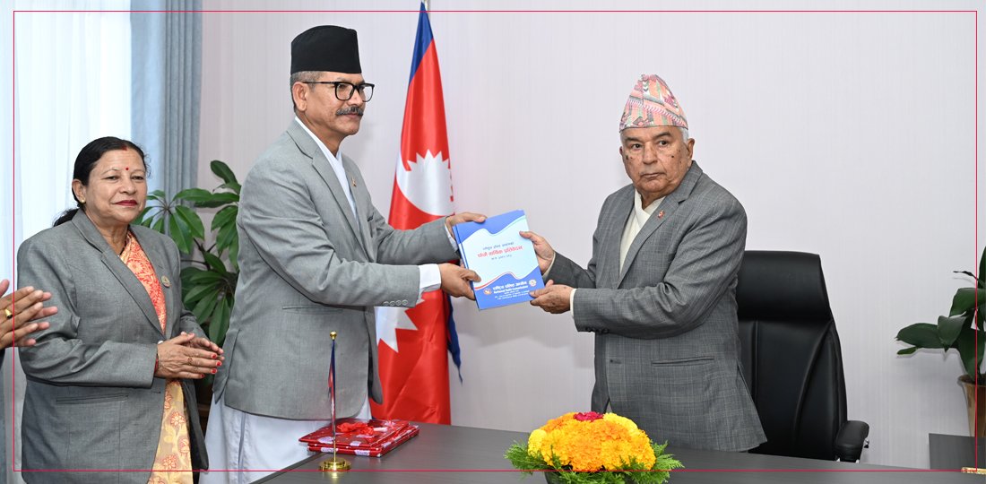   राष्ट्रिय दलित आयोगद्वारा राष्ट्रपतिसमक्ष वार्षिक प्रतिवेदन पेस