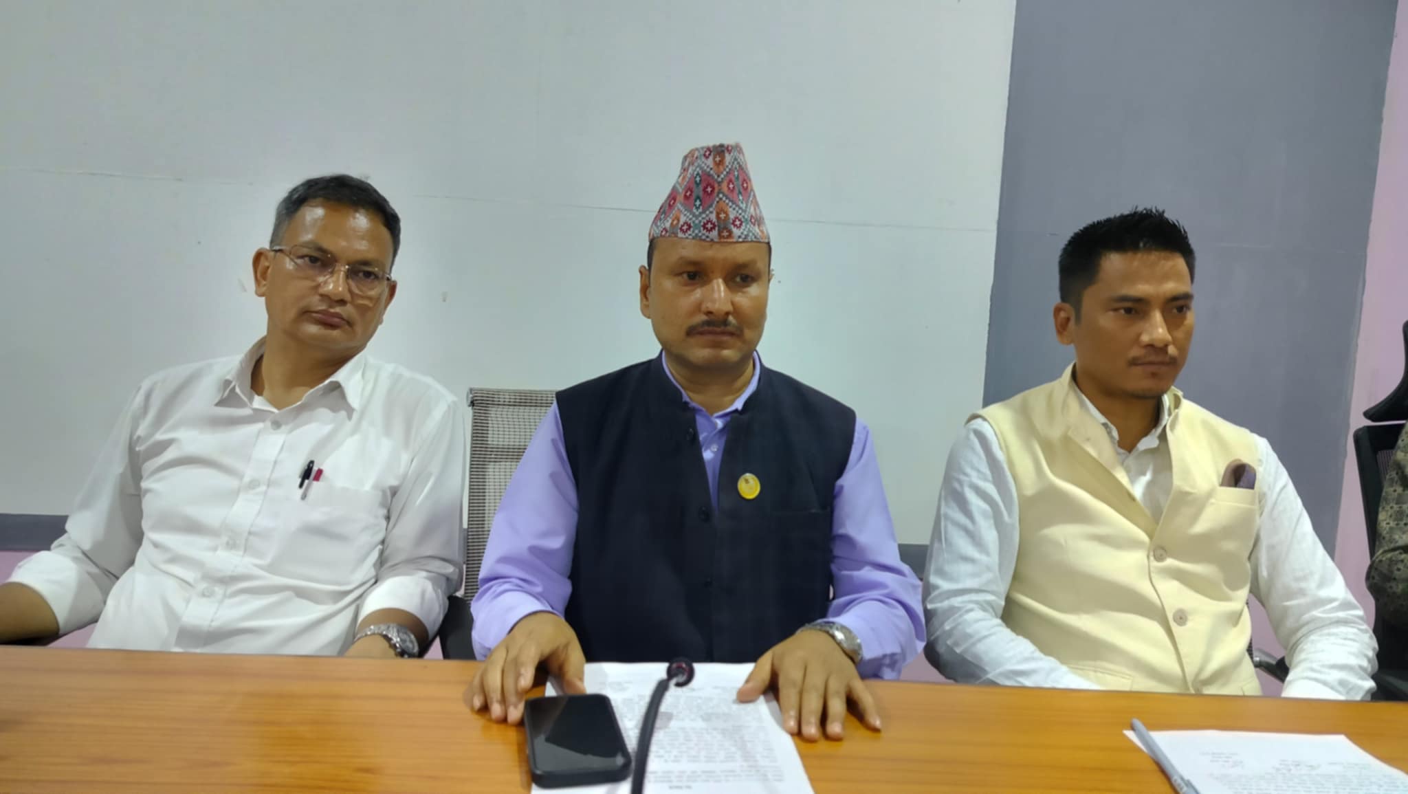 माओवादीसहित तीन दलको एक स्वर : सेटिङको बजेट सच्याइयोस्, अन्यथा सरकारले मार्ग प्रशस्त गरोस्