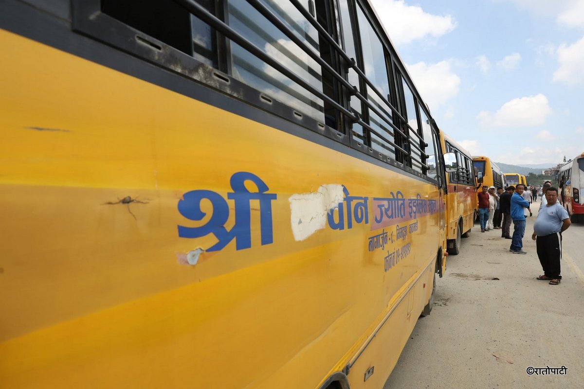 private school bus (13)