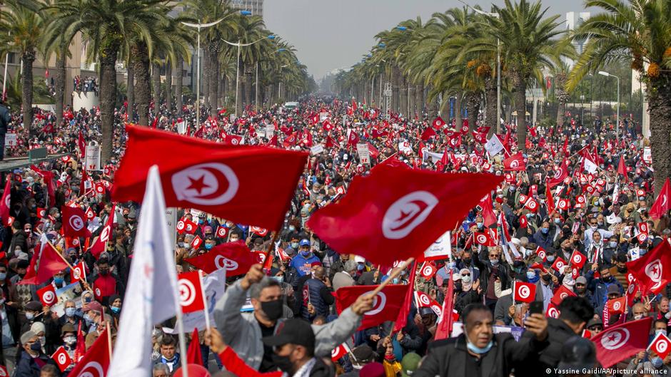 अरब विद्रोहको सुरुवात गर्ने ट्युनिसियाका युवा व्यवसायीको त्यो आत्मदाह