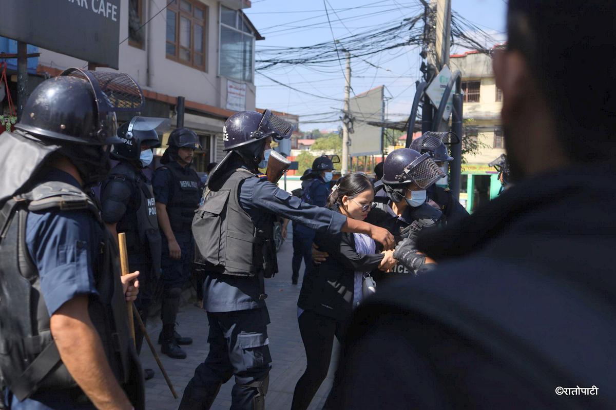 protester arrest (2)