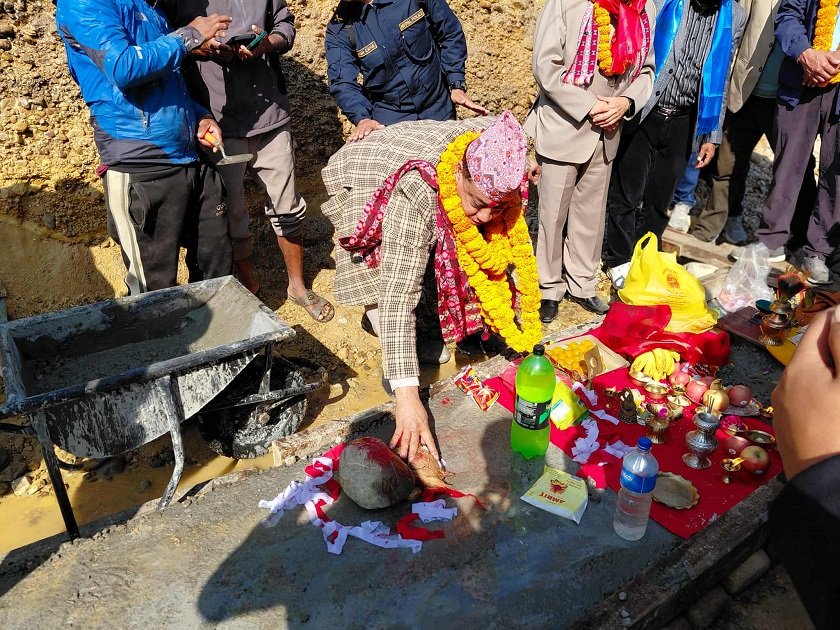   बकैया ५ र ६ जोड्ने पक्की पुलको शिलान्यास