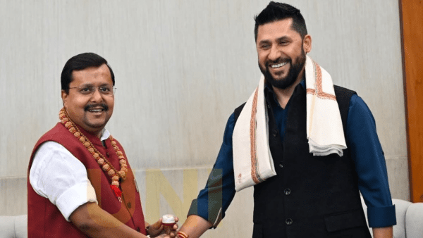 रास्वपा टोलीले भाजपा नेतालाई दियो अष्ट चिरञ्जीवीदेखि पशुपतिनाथको चित्रसम्मका उपहार