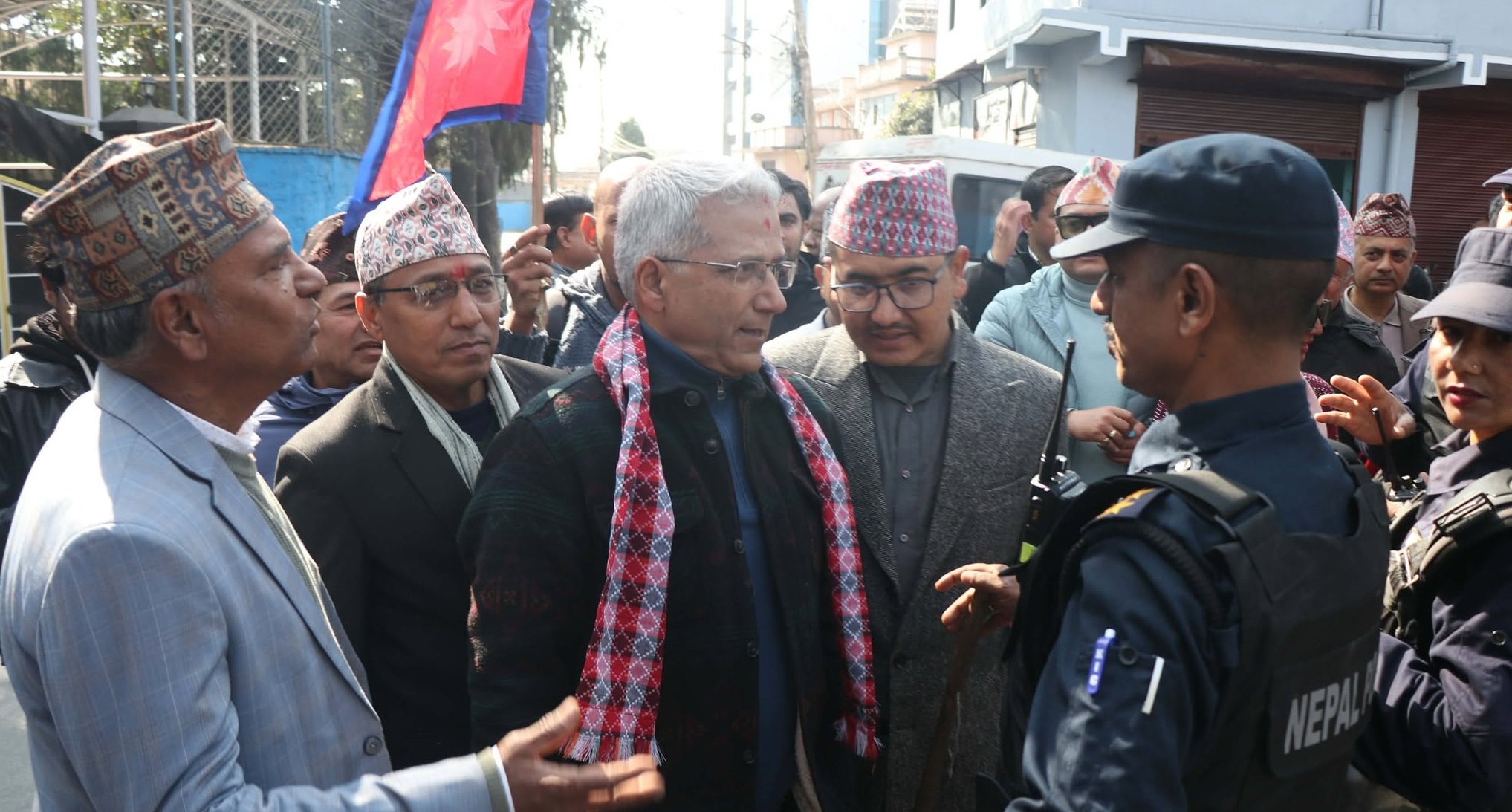 पुलिस देख्यो कि थुन्न लानुहुन्छ कि जस्तो लाग्छ:  मिश्र