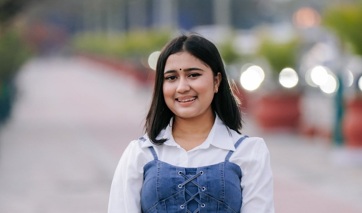   झापा हिँडेकी गायिका रचना रिमाल जनकपुर पुगेपछि...