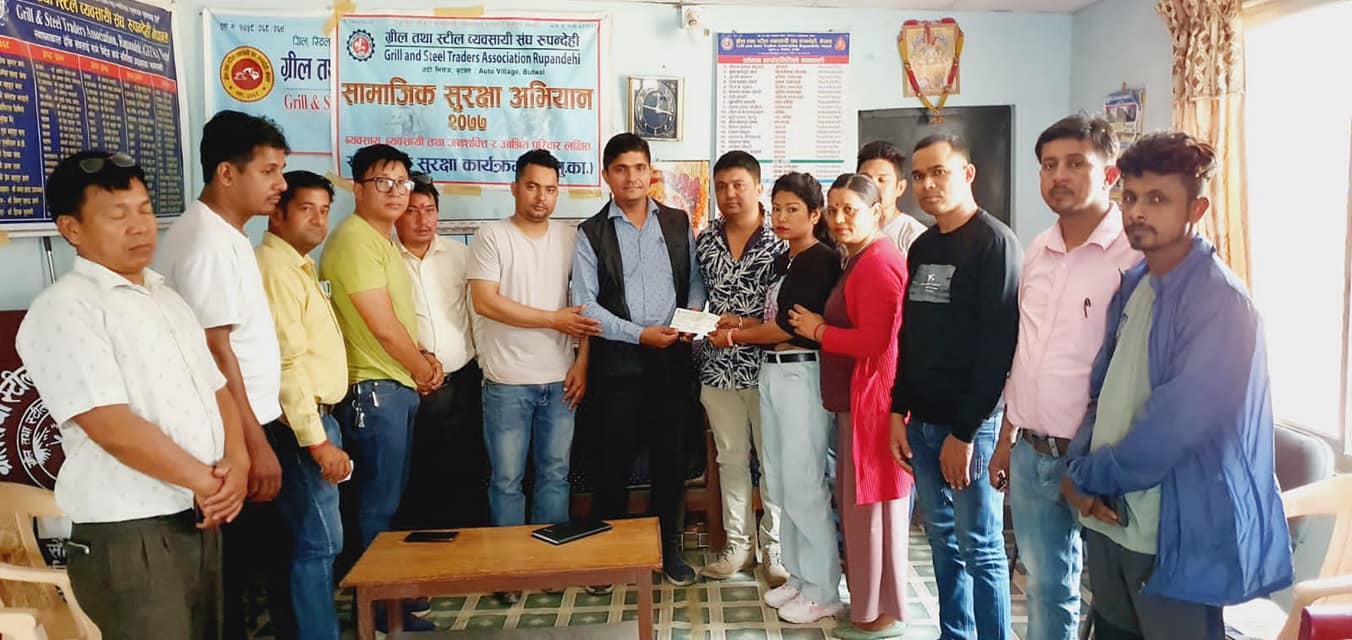 मृतक मजदुरको परिवारलाई सात लाख राहत प्रदान