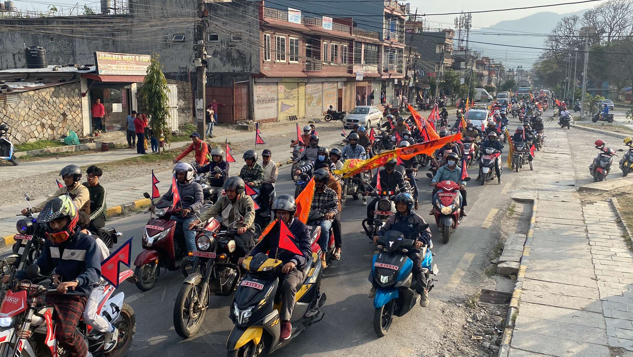 राजसंस्था फर्काउने भन्दै पोखरामा राप्रपाको मोटरसाइकल र्‍याली, तस्बिरहरु