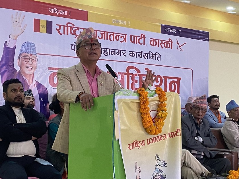   कांग्रेस, एमाले र माओवादीलाई नै बोकाएर राजा ल्याउने हो :  अध्यक्ष लिङ्देन
