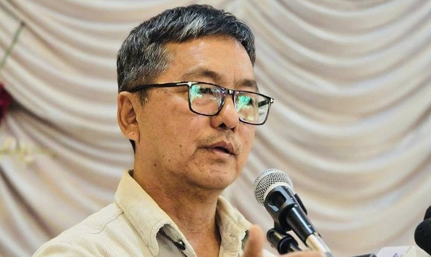 ओलीलाई लिङ्देनको जवाफ : भाग्न नसक्नेहरूलाई हेलिकप्टर सुविधा दिन्छौँ