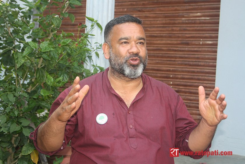   हेटौँडाका उपमेयर बानियाँमाथि हातपात, एक जना प्रहरीको नियन्त्रणमा