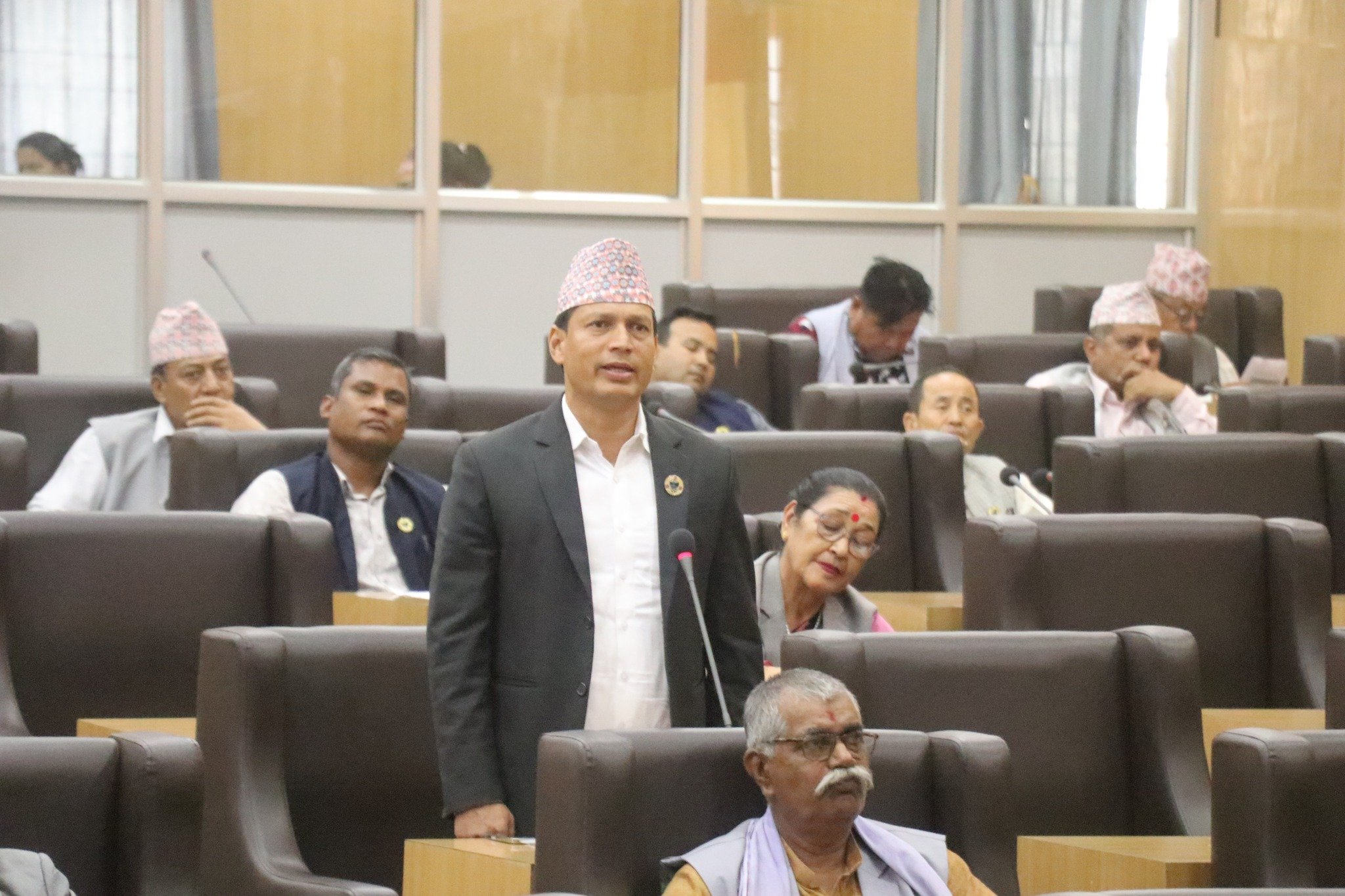 गाँजा खेतीलाई मान्यता दिन सांसद खत्रीको माग