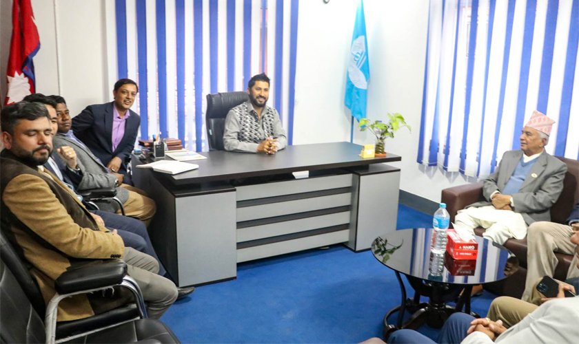   रविसँग मत माग्न रास्वपा कार्यालय पुगे रामचन्द्र
