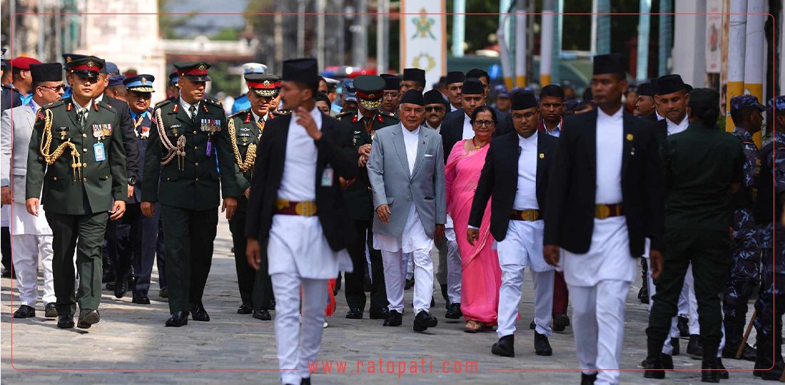 इन्द्रजात्रा हेर्न राष्ट्रपति पौडेल जुद्ध सालिकबाट हिँडेर वसन्तपुर जाँदै, तस्बिरहरु