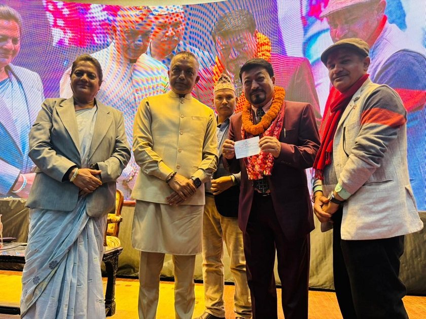   एमाले नेता मानन्धर र ढकालसहित ७८ जना कांग्रेस प्रवेश