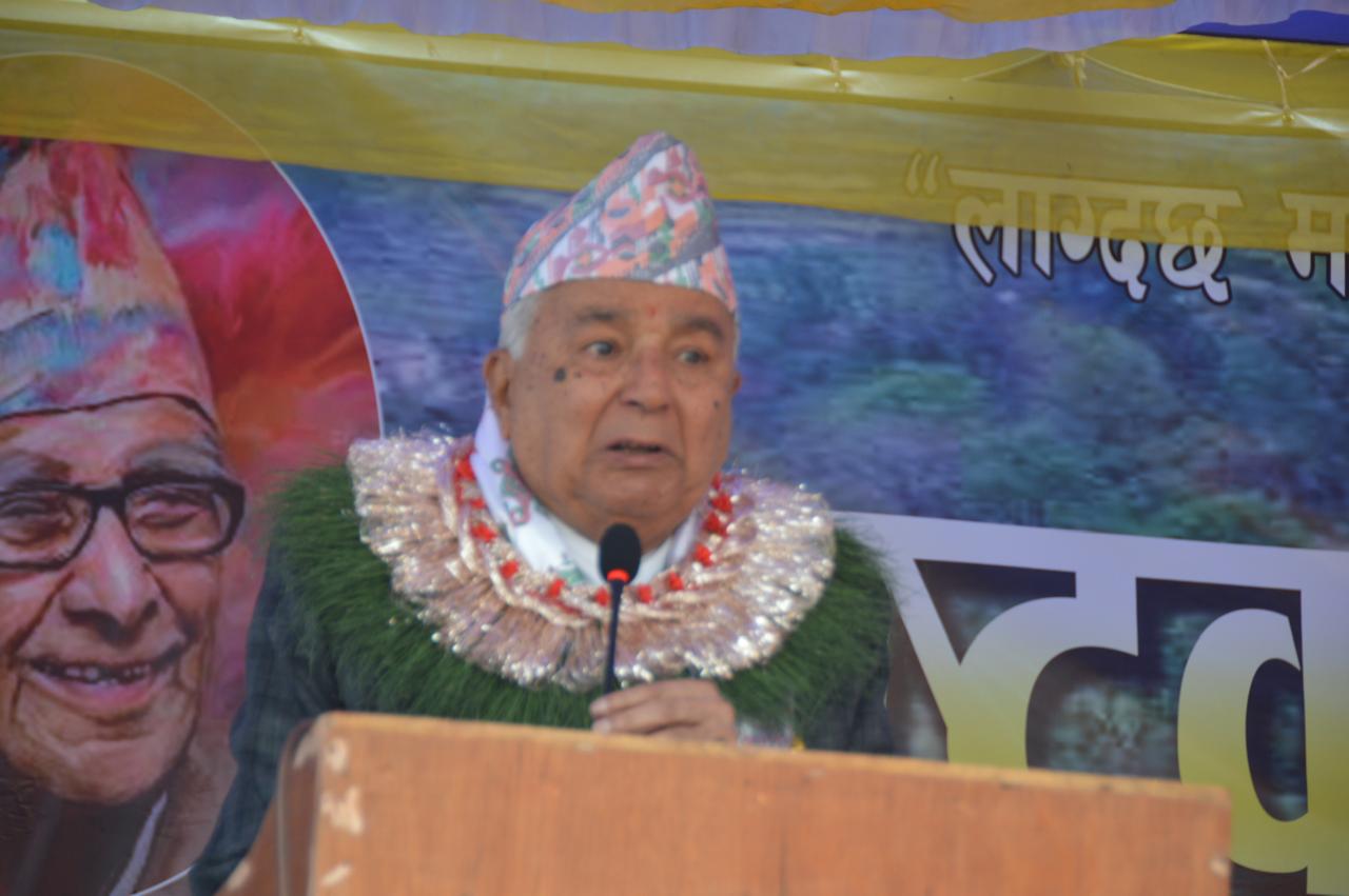 राष्ट्रकवि घिमिरेका कविता वाचन गर्दै राष्ट्रपतिले भने, ‘स्रष्टालाई सम्मान गर्न समाज र सरकारले कन्जुस्याइँ गर्न हुन्न’