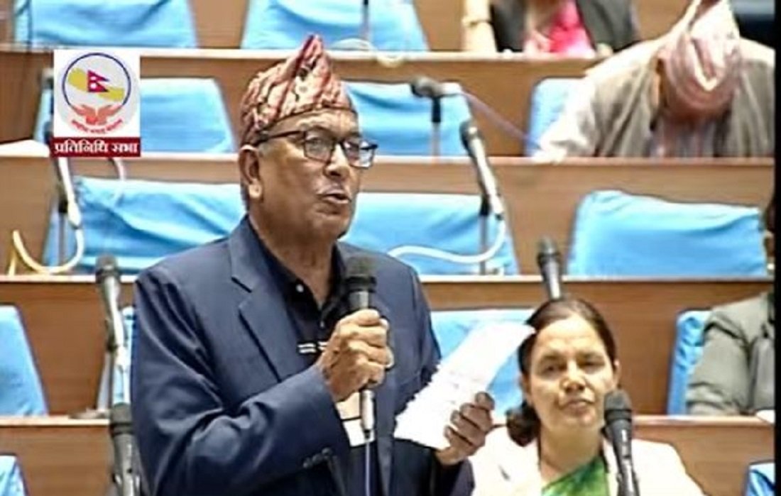 ‘पक्राउ पुर्जी जारी सांसद प्रधानमन्त्रीसँगै राख्नु सुशासनको कुन नमुना हो ?’