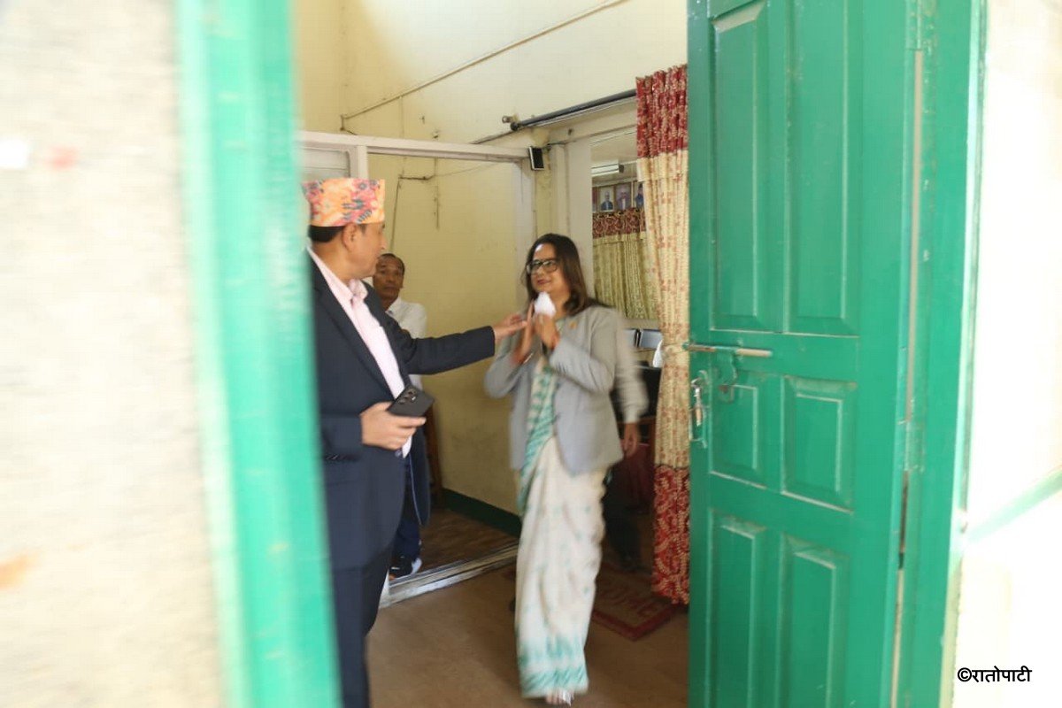   कांग्रेस संसदीय दलको कार्यालय पुगिन् रञ्जिता