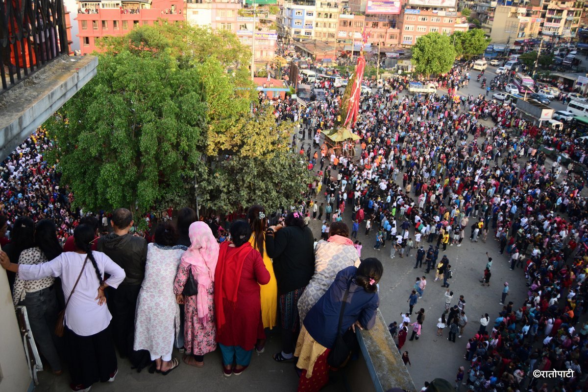 रथले मच्छिन्द्रनाथकी आमालाई परिक्रमा गराइयो