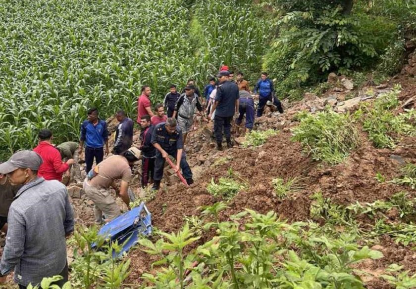 दक्षिणकालीमा पर्खाल भत्किएर पुरिएका ६ नाबालिकाको उद्धार