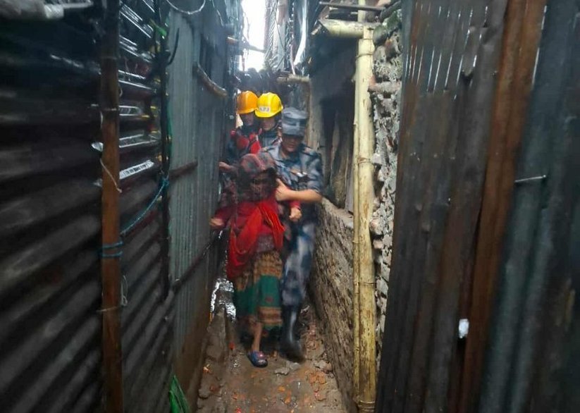   थापाथलीस्थित बागमती किनारका बासिन्दालाई सुरक्षित ठाउँमा सारियो