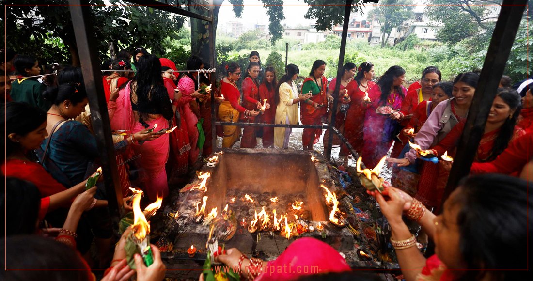 ऋषि पञ्चमी : टेकुको ऋषेश्वर मन्दिरमा व्रतालु महिलाहरूको भीड (तस्बिरहरू)
