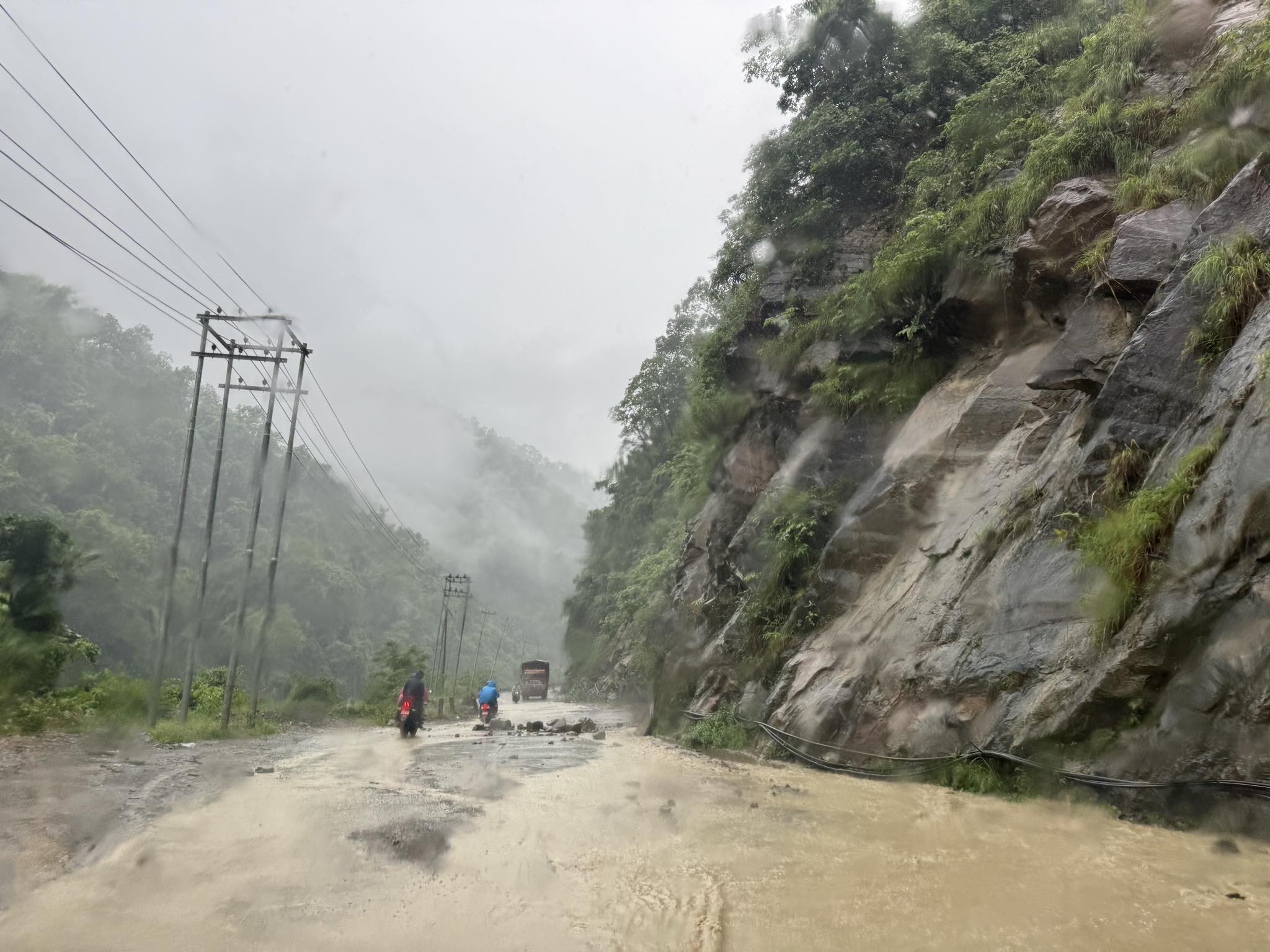 ट्राफिक अपडेट: यस्तो छ उपत्यकासहित देशभरको सडकको अवस्था